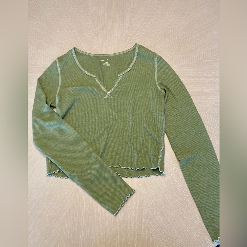 AE - cropped tee - green - long sleeve